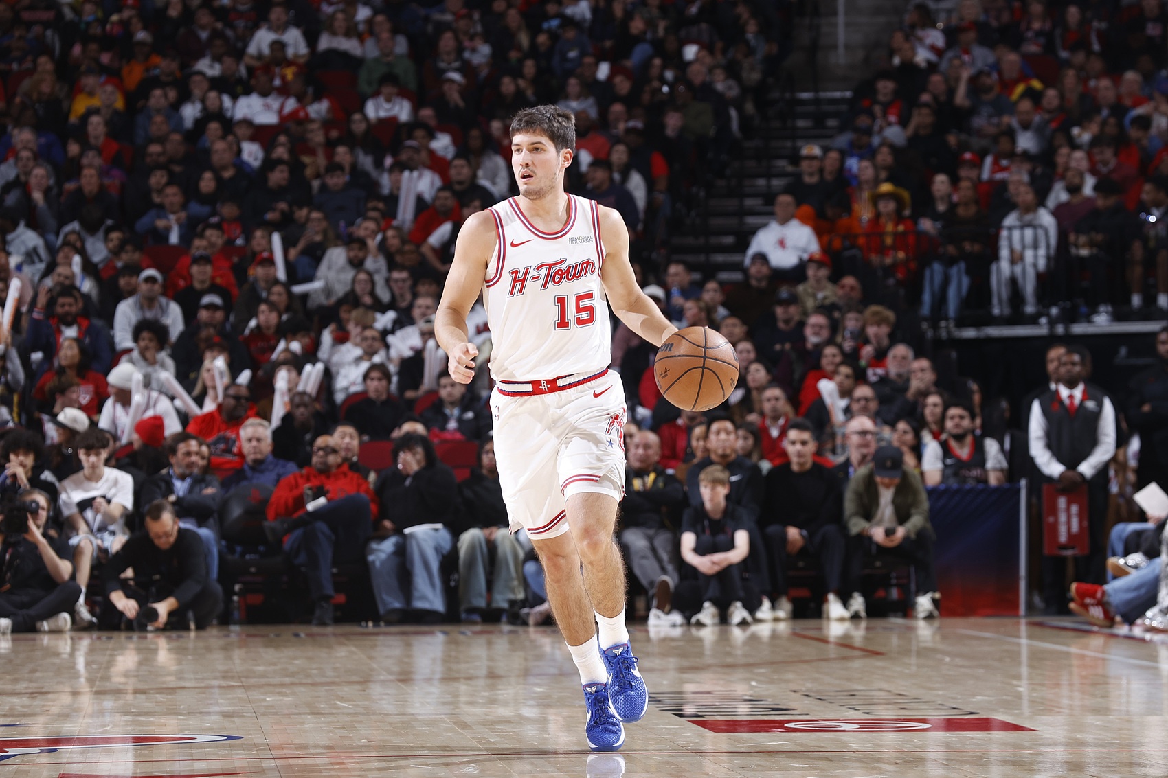 开云体育网址-谢泼德打硬仗屡有高光表现火箭该咋用 乌度卡不该把他当普理查德