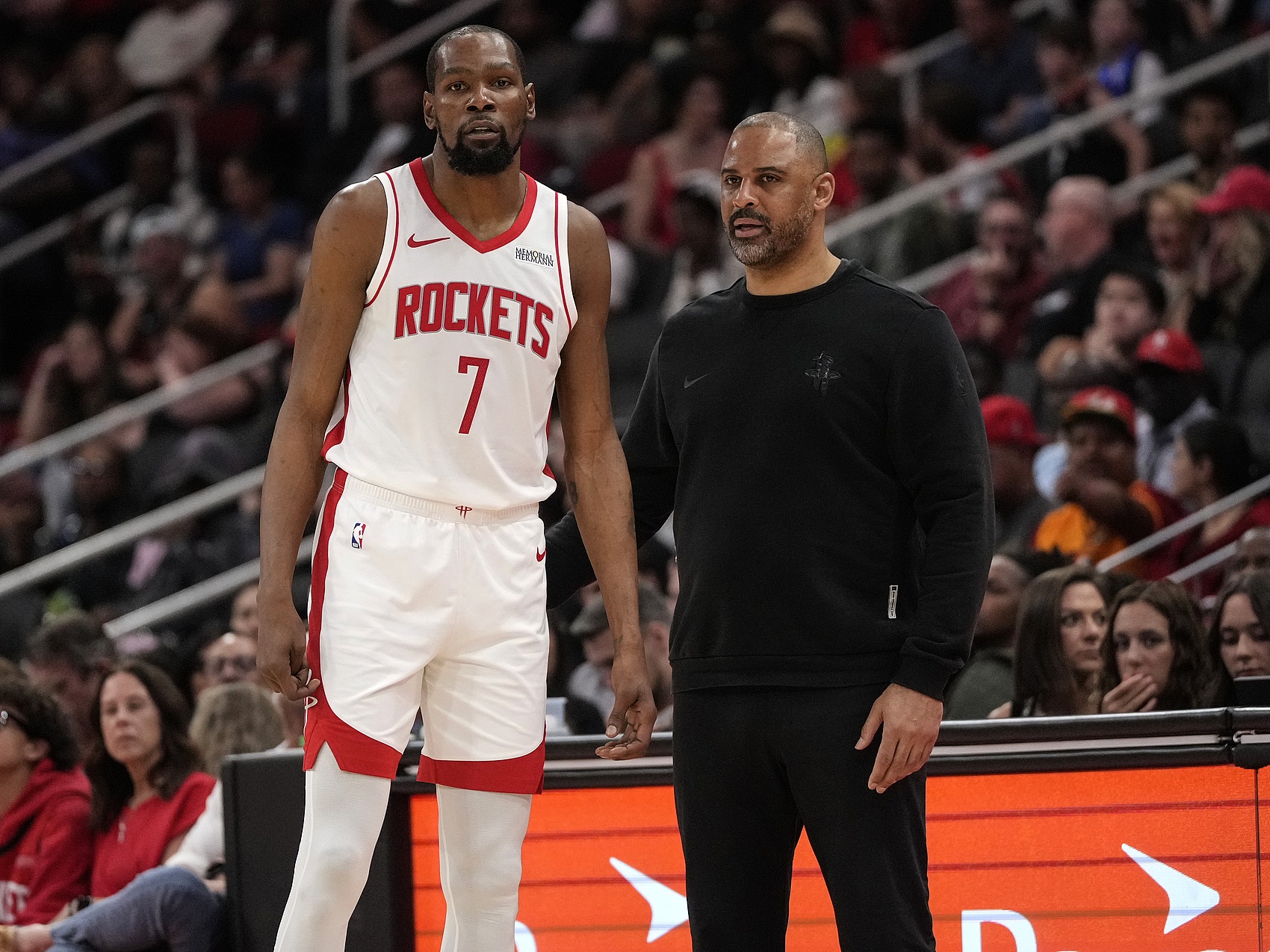 开云体育官方网站登陆-KD：我们从比赛一开始就充满了能量 对手迫近比分后也保持了镇定